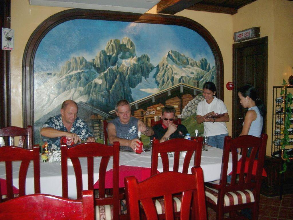 Swiss Chalet Ángeles Extérieur photo